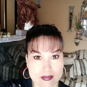 Meet your Posher, Isela